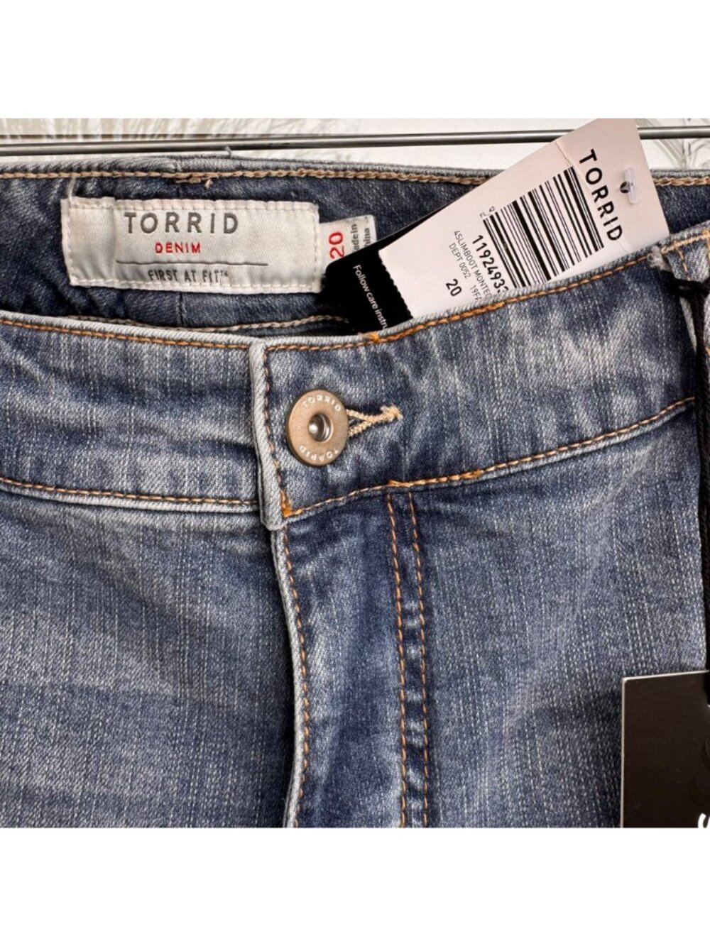 Torrid Womens Slim Boot Montecito Jeans Size 20 Medium Wash Denim Stretch Fit - Picture 3 of 15
